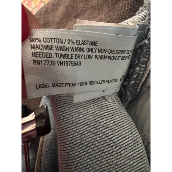 Universal Thread Fair Trade Certified Light Wash Distressed High-Waisted Button - Picture 5 of 8